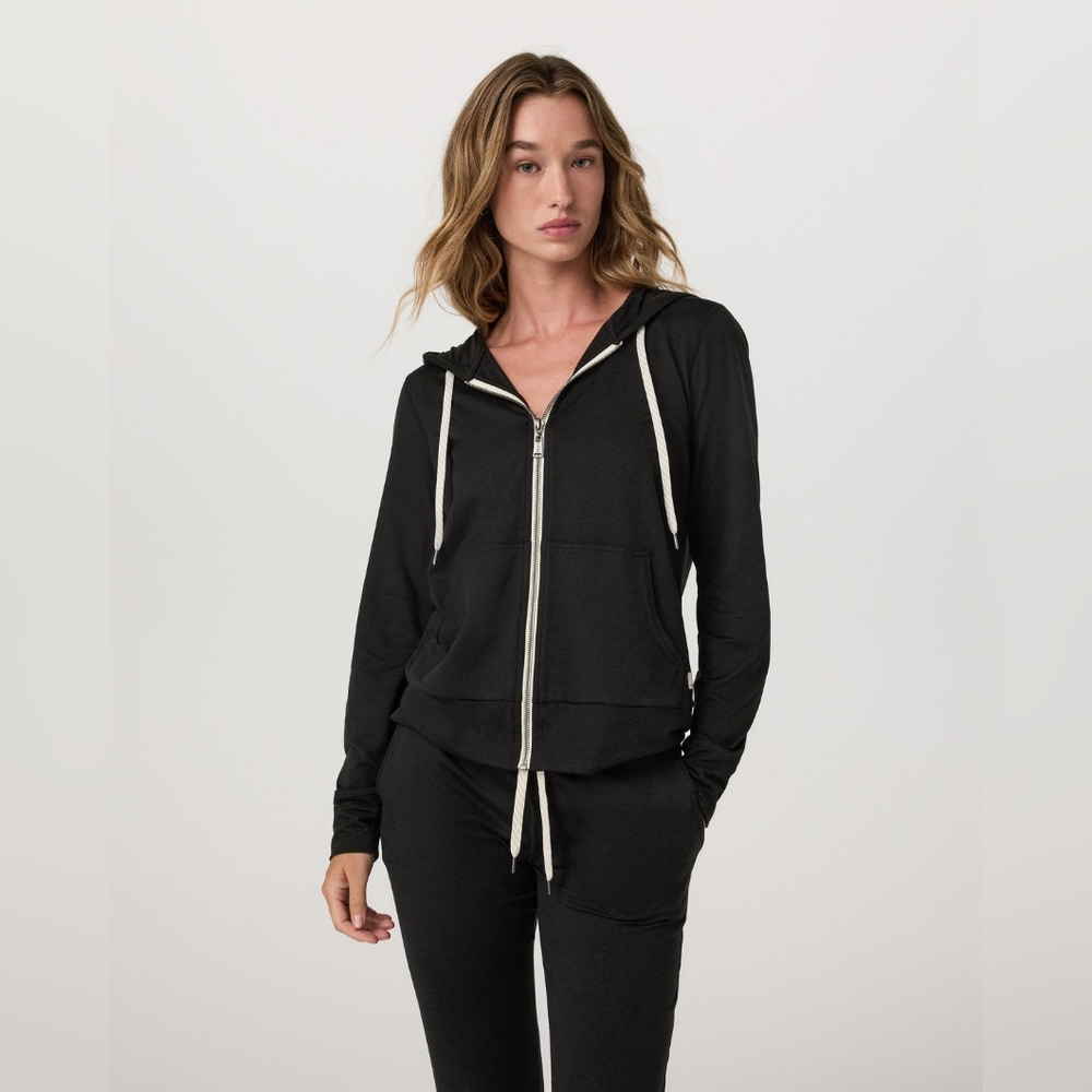 Vuori Black Hoodie Sweatshirt